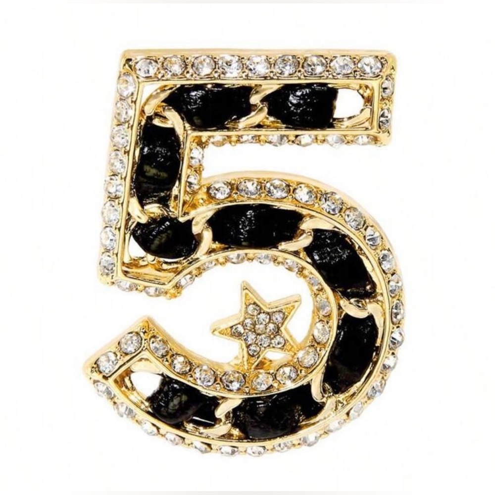 ✨ New ✨ Gold and Black Number 5 Brooch ✨
